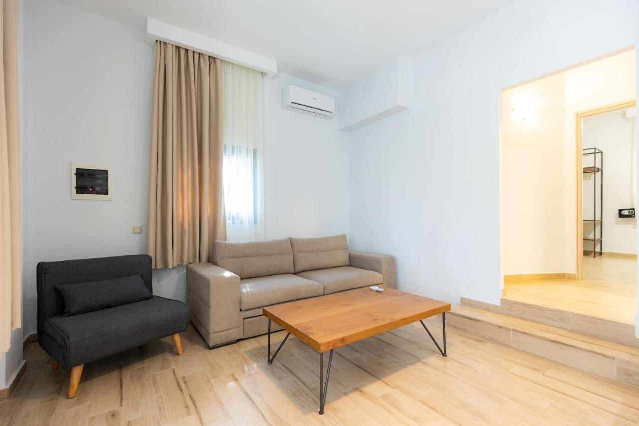 Casa Luxury Suites Paliouri Bagian luar foto