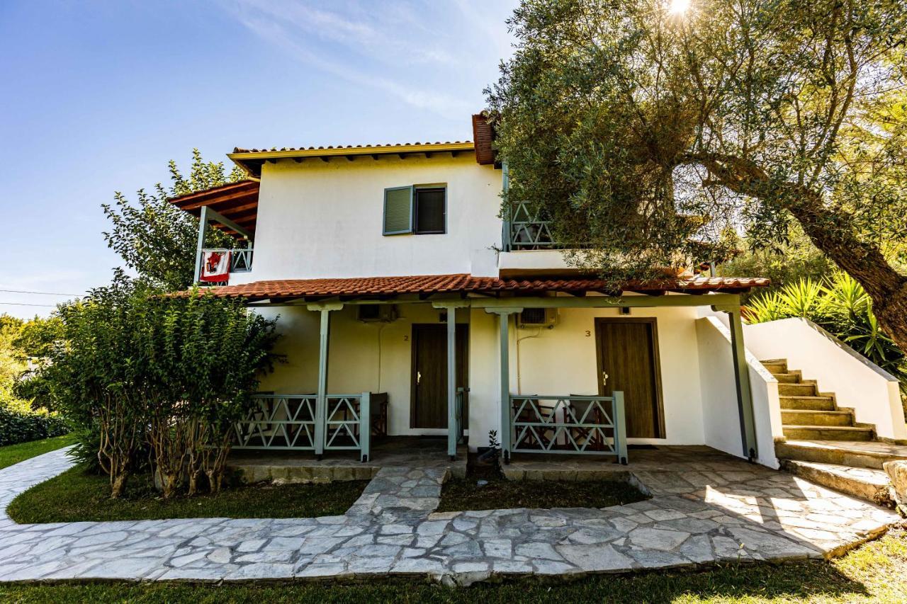 Casa Luxury Suites Paliouri Bagian luar foto