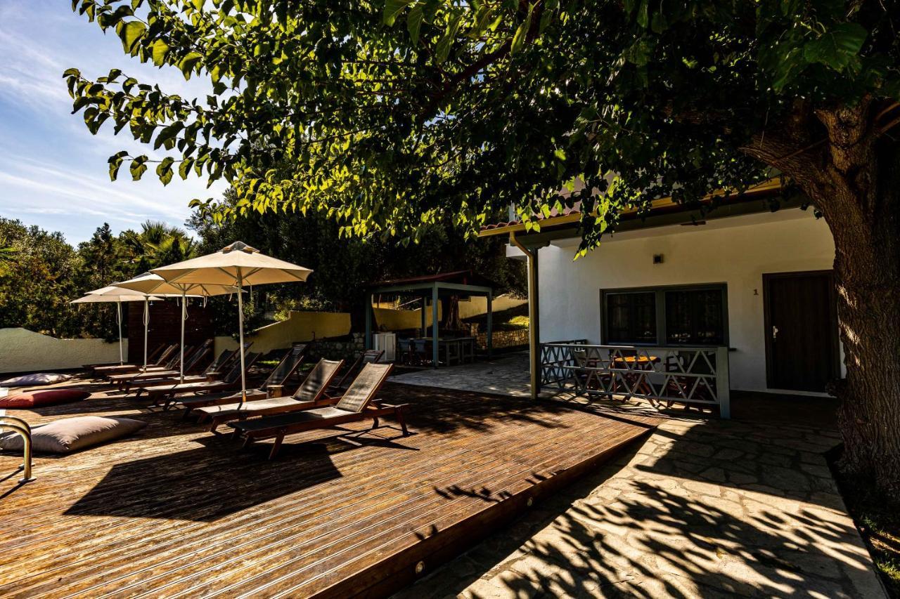 Casa Luxury Suites Paliouri Bagian luar foto