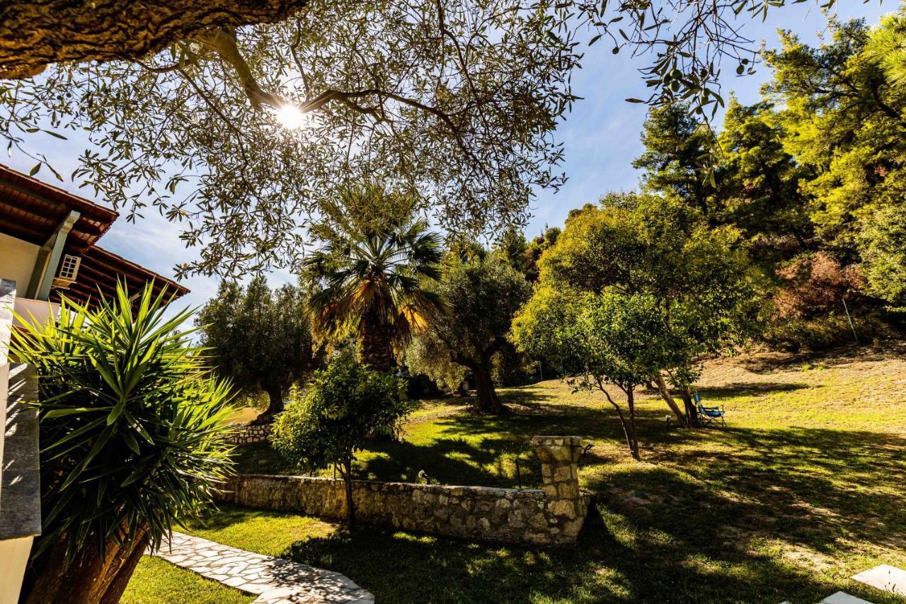 Casa Luxury Suites Paliouri Bagian luar foto