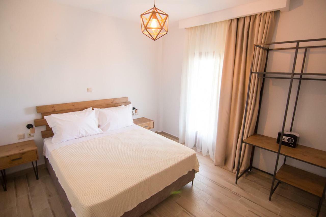 Casa Luxury Suites Paliouri Bagian luar foto