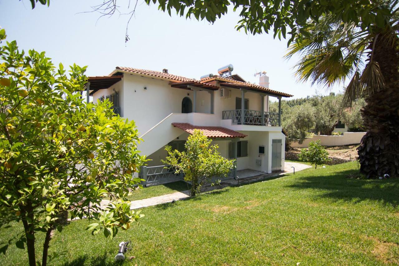 Casa Luxury Suites Paliouri Bagian luar foto