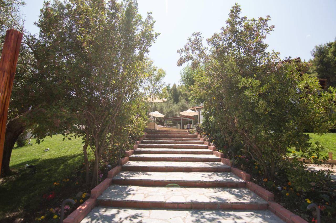 Casa Luxury Suites Paliouri Bagian luar foto