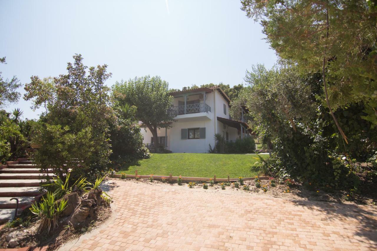 Casa Luxury Suites Paliouri Bagian luar foto